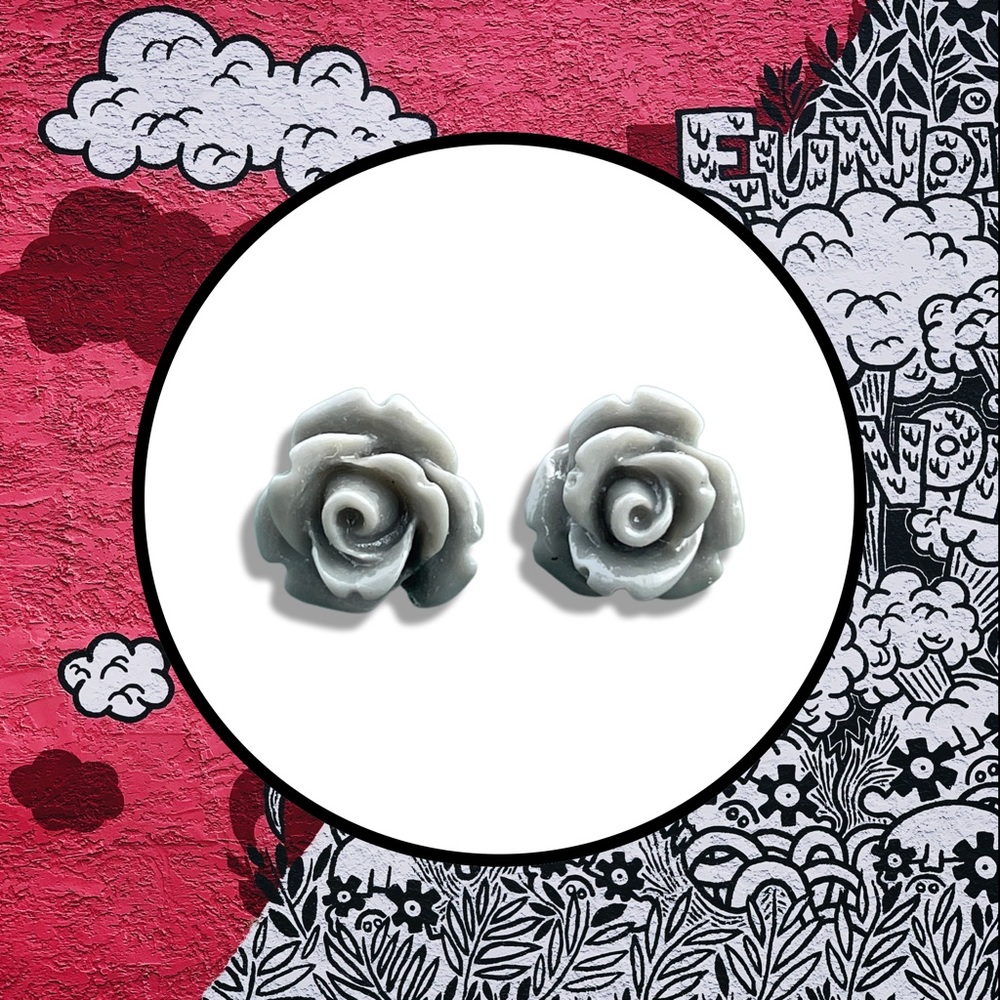 Gray Flower Stud Earrings